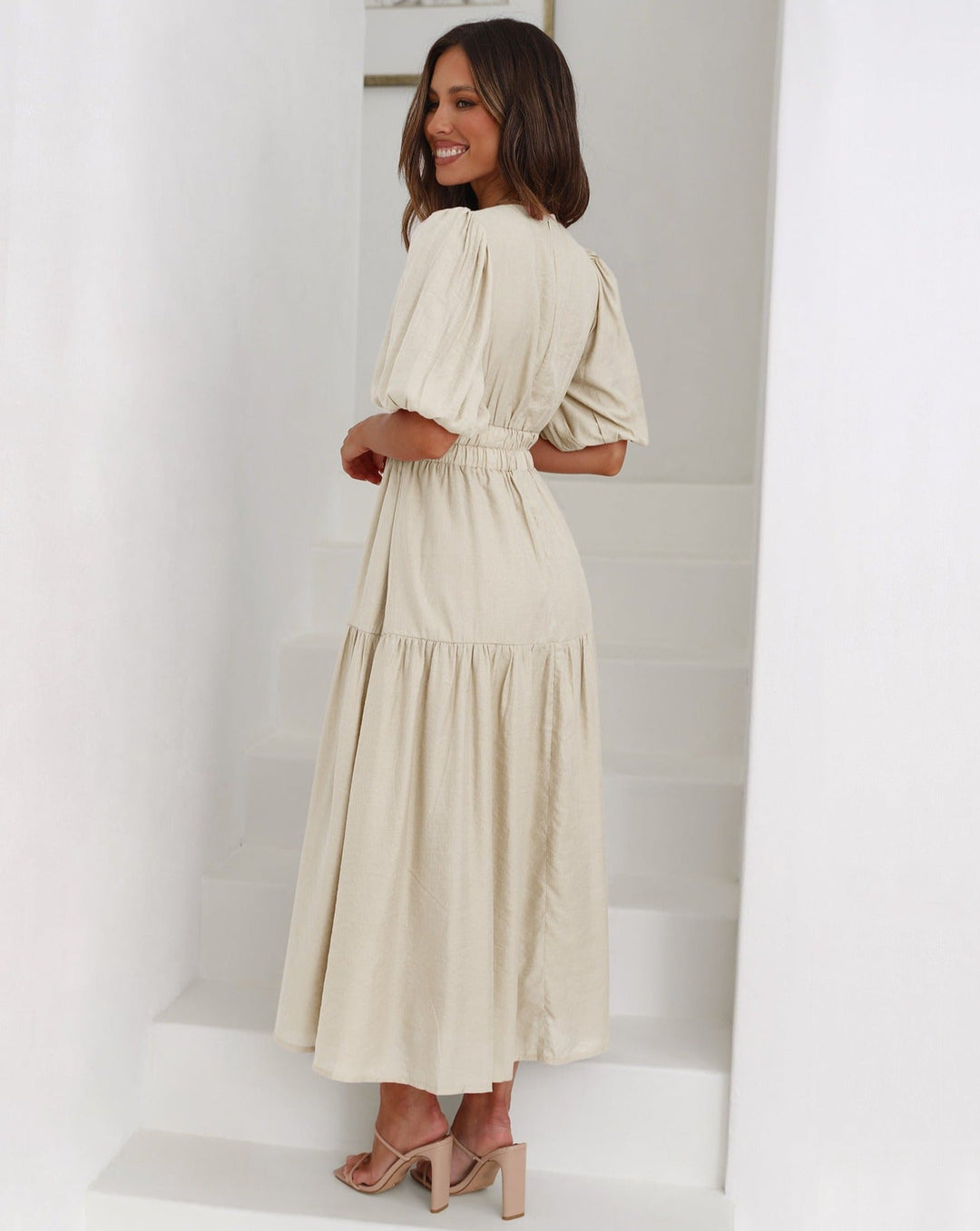 Raquel | Robe à col en V avec taille cintrée et manches bouffantes pour femme