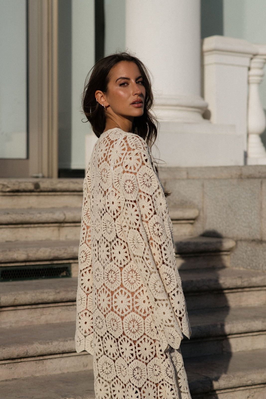 Roxana | Robe longue en dentelle avec détails vintage pour femme