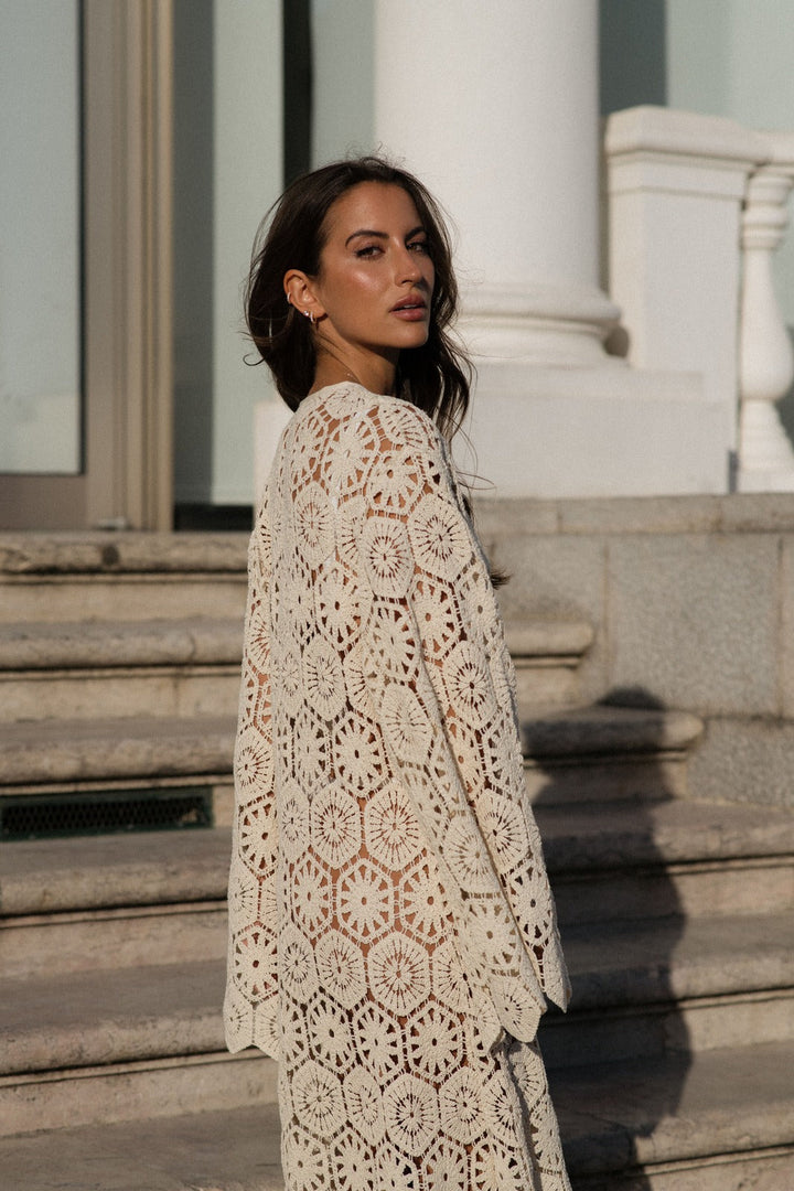 Roxana | Robe longue en dentelle avec détails vintage pour femme
