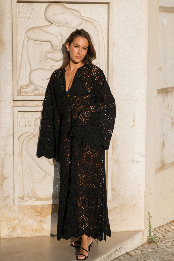 Roxana | Robe longue en dentelle avec détails vintage pour femme