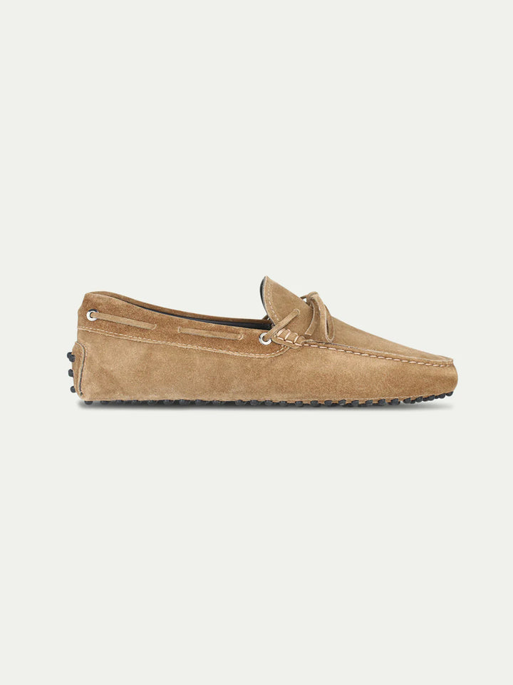 Mocassins de conduite en daim beige avec semelle crantée pour homme