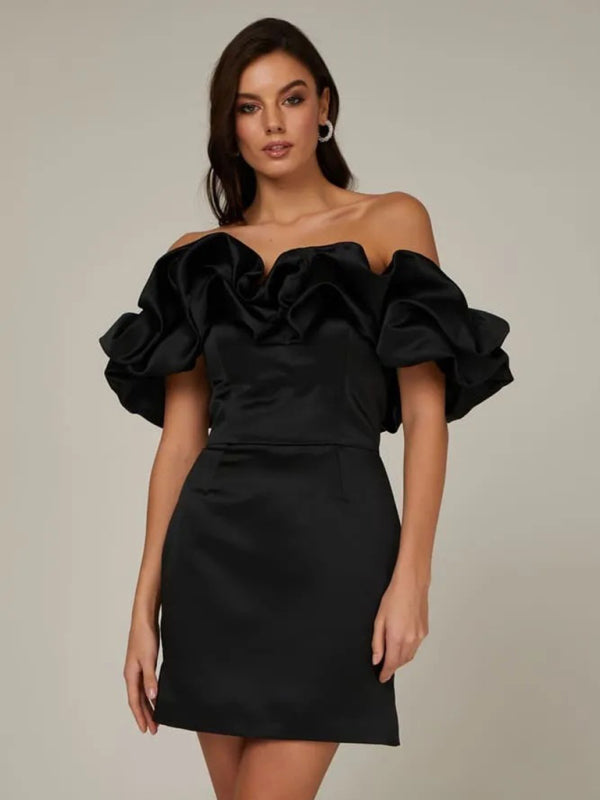 Asia | Robe à épaules dénudées avec encolure à volants et silhouette fluide pour femme