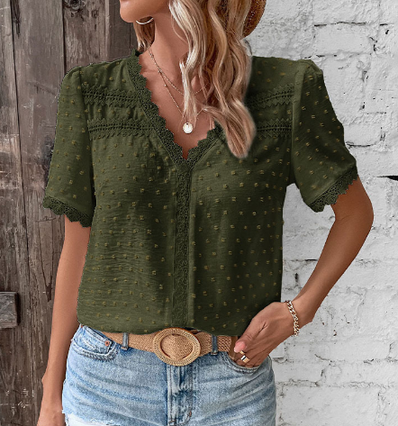 Wietske elegante kanten blouse met een flatterende V-hals en verfijnde kantdetails voor een chique en veelzijdige uitstraling. Gemaakt van hoogwaardig polyester voor een zachte en comfortabele pasvorm. Perfect voor formele en casual gelegenheden. Verkrijgbaar in beige, groen, zwart, roze, blauw en wit, in maten XS-XL. Stijlvol, tijdloos en eenvoudig te combineren. Bestel nu en voeg een vleugje elegantie toe aan je garderobe!